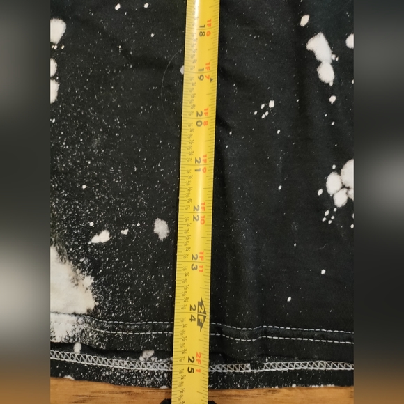 2017 KISS Mens MEDIUM Short Sleeve Black and White Shirt Acid Wash Tie Dye Retro - Picture 4 of 5